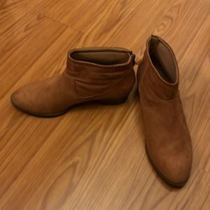 Arizona brown suede boots size 11